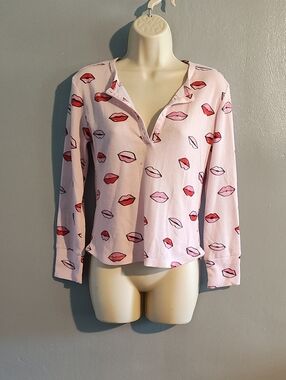 Sugar & Jade Women's Pink Lip Print Long-Sleeve Henley Top